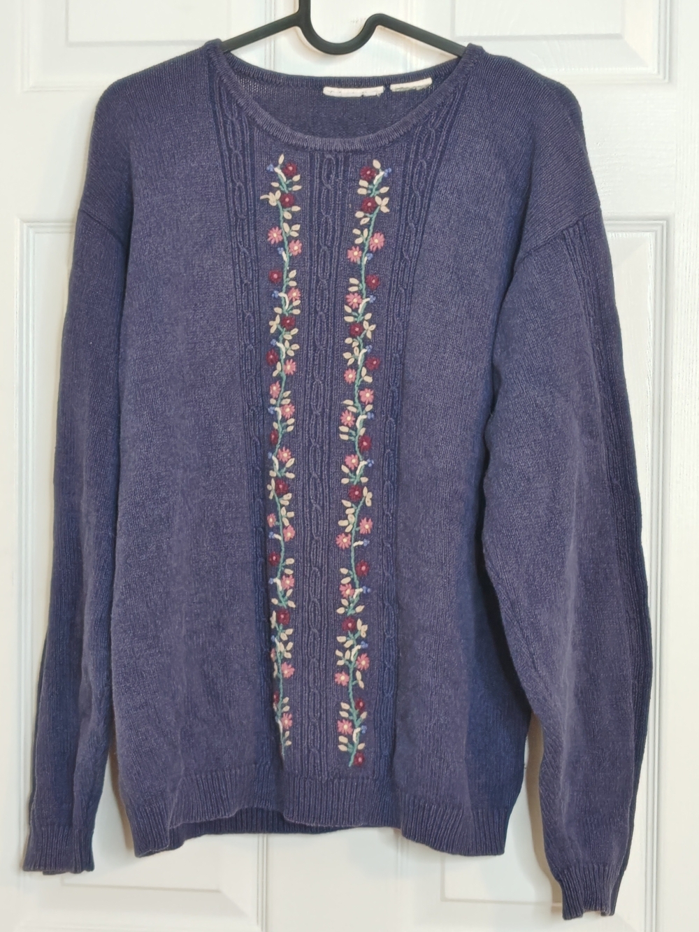 Embroidered Floral Crew Neck Navy Blue Knit Sweater Size M/L - Picture 1 of 7